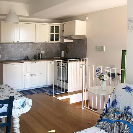 Mare Con Garage Privato Apartment