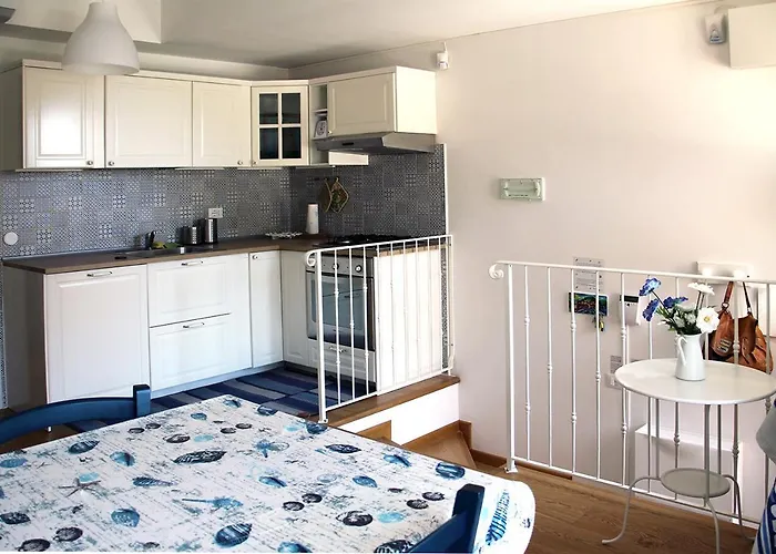 Mare Con Garage Privato * Сироло